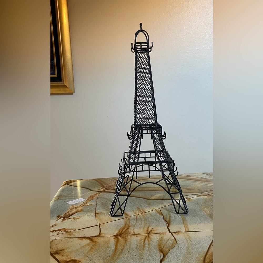 Eiffel Tower jewelry holder